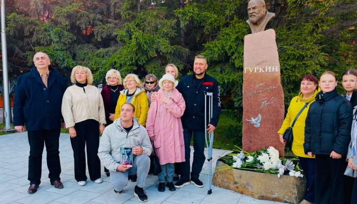 В Черемхове поставили памятник Владимиру Гуркину