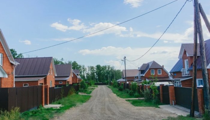 Жители трех населенных пунктов Иркутского района остались без света из-за аварии
