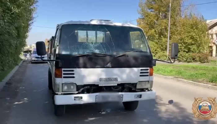 Мужчина погиб под колесами грузовика в Усолье-Сибирском