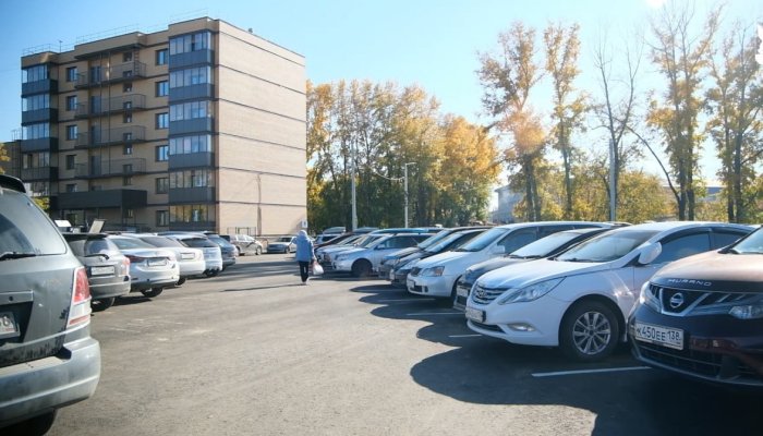 На Новаторов в Иркутске обустроили новую парковку