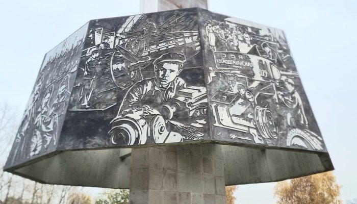 На стеле «Иркутск — город трудовой доблести» восстановят покрытие