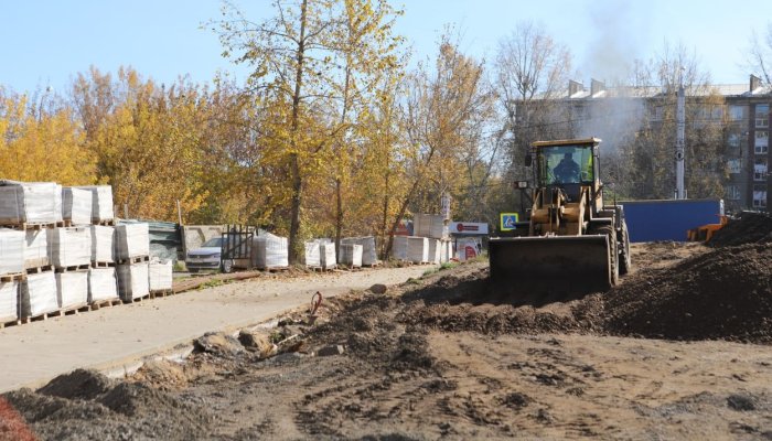 В Свердловском и Правобережном округах Иркутска прошла проверка благоустройства скверов