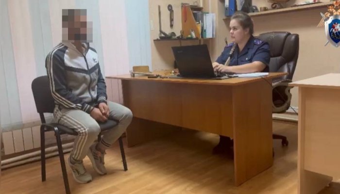 В Братске мужчина, взобравшийся на мемориал, подозревается в организации незаконной миграции
