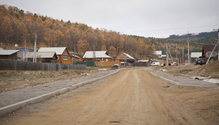 Более 30 км дорог ремонтируют в Ольхонском районе