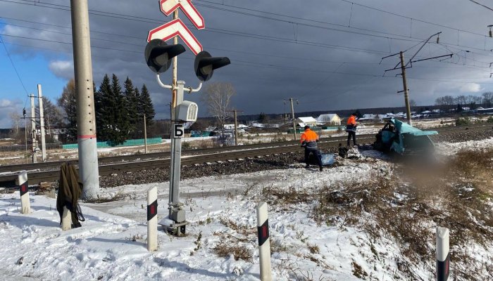 Поезд столкнулся с легковушкой в Нижнеудинском районе