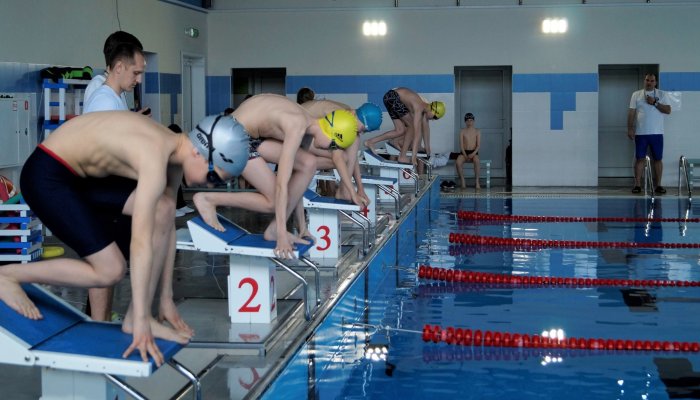 В Иркутске 102 комплекта наград разыграли в соревнованиях по плаванию