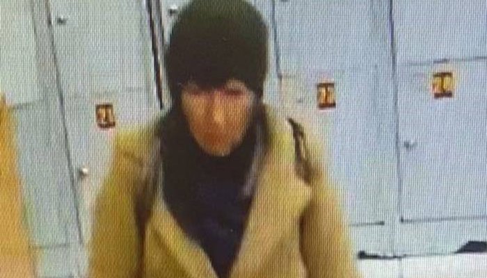 В Иркутске полиция разыскивает подозреваемую в краже денег с чужой карты