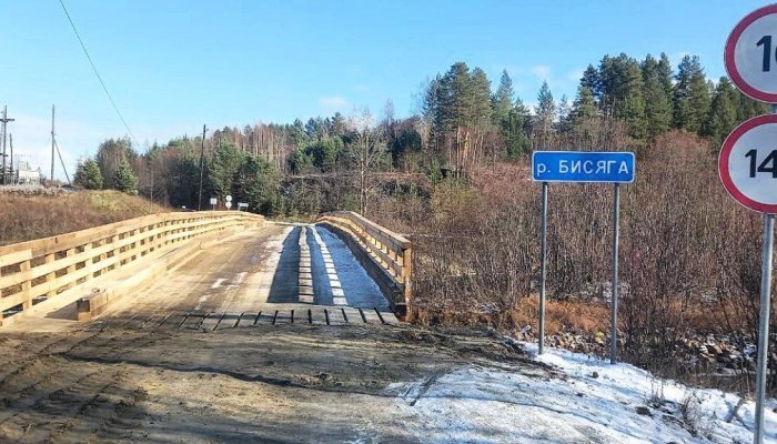 После вмешательства прокуратуры в Бодайбинском районе отремонтировали мост через реку