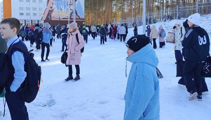 Саянские школы перевели на дистант из-за угроз минирования