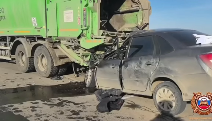 В Иркутском районе мужчина погиб, врезавшись в грузовик (Видео)