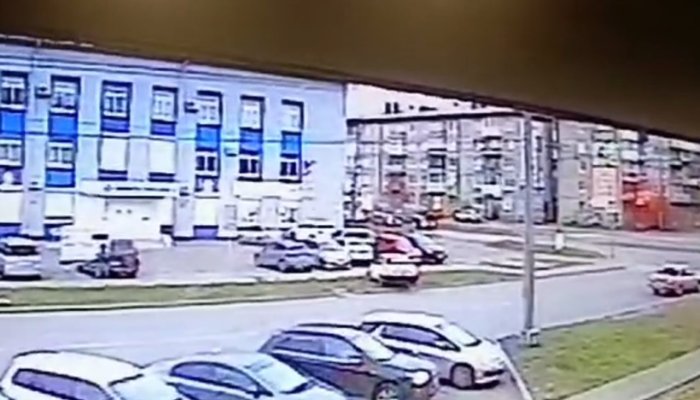Ангарчанка устроила ДТП и повредила два автомобиля (Видео)