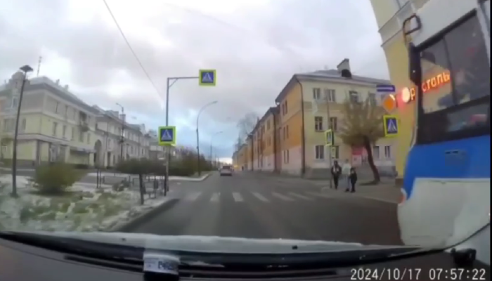 В Ангарске водителя автобуса оштрафовали за нарушение ПДД (Видео)