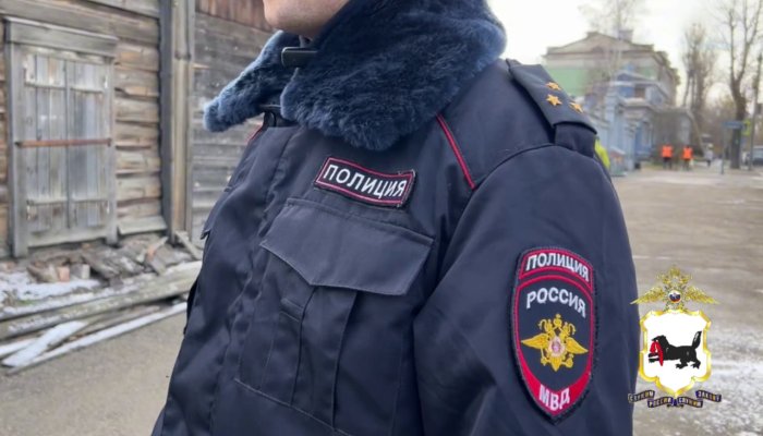 В Иркутске полицейский спас жизнь раненому (Видео)