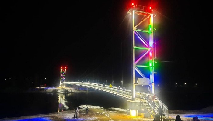 Мост через реку Лена в Качугском районе украсили архитектурной подсветкой