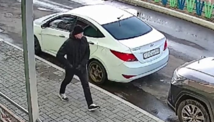 В Ангарске полиция разыскивает мужчину, который забежал в подъезд за школьницей и напугал