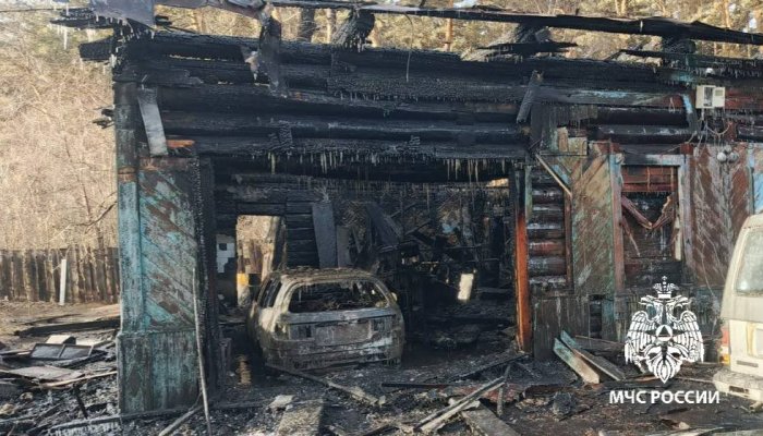 Из-за светильника в Усольском районе сгорел жилой дом