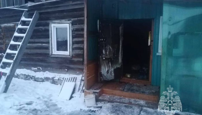 Бабушка с внуком погибли на пожаре в Заларинском районе