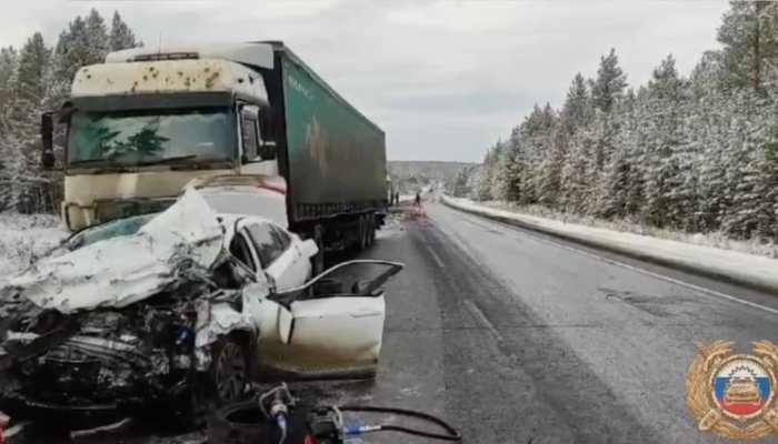 В Нижнеилимском районе водитель легковушки погиб при лобовом столкновении