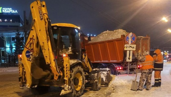 Более 620 тонн снега вывезли с улиц Иркутска за сутки
