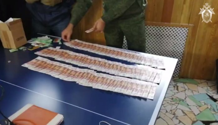 В Братске будут судить инспекторов и одного из начальников ГИБДД за 69 взяток (Видео)
