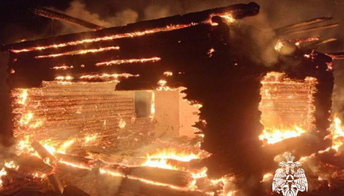 Подростки спалили заброшенный дом в Нукутском районе