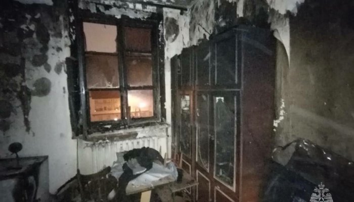 Мужчину спасли на пожаре в Иркутске