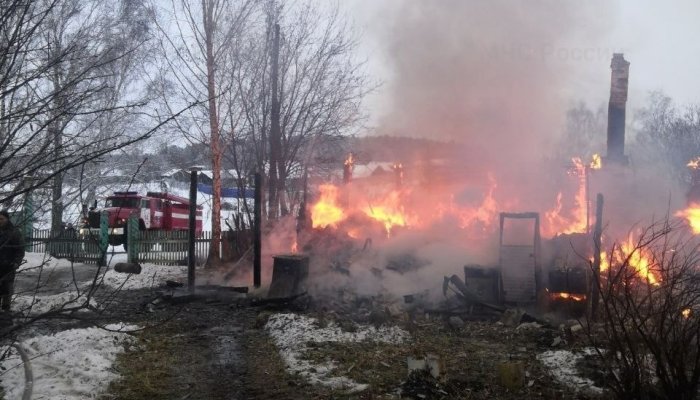 81-летняя бабушка спасла дочь и внучку на пожаре в Нукутском районе