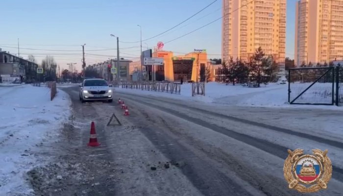 Мальчик попал в больницу из-за наезда автомобиля в Ангарске (Видео)
