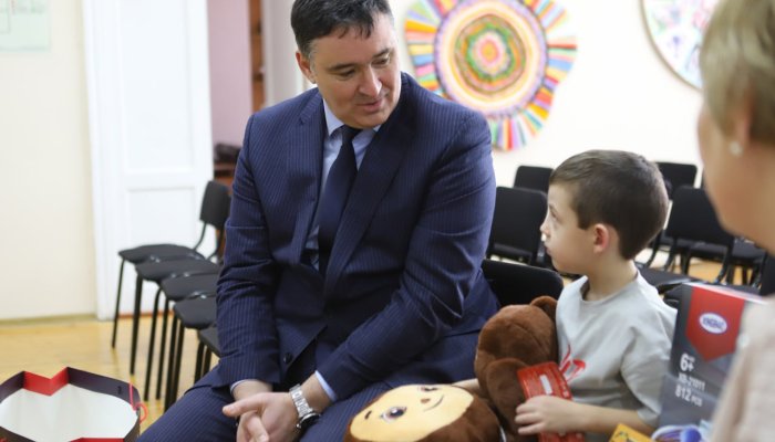 Мэр Иркутска исполнил желание семилетнего мальчика