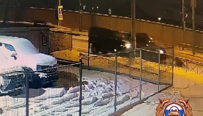 В Иркутске полиция разыскивает водителя, который сбил человека (Видео)