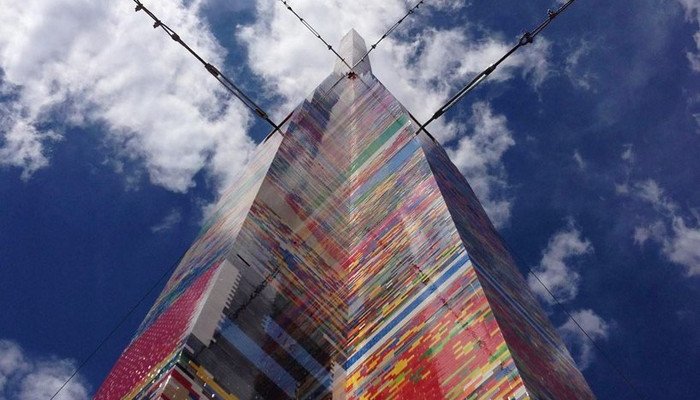 В США 10 человек пострадали из-за рухнувшей башни Lego