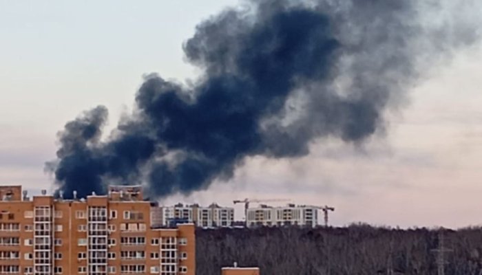 На стройке в иркутском ЖК «Авиатор» произошел пожар