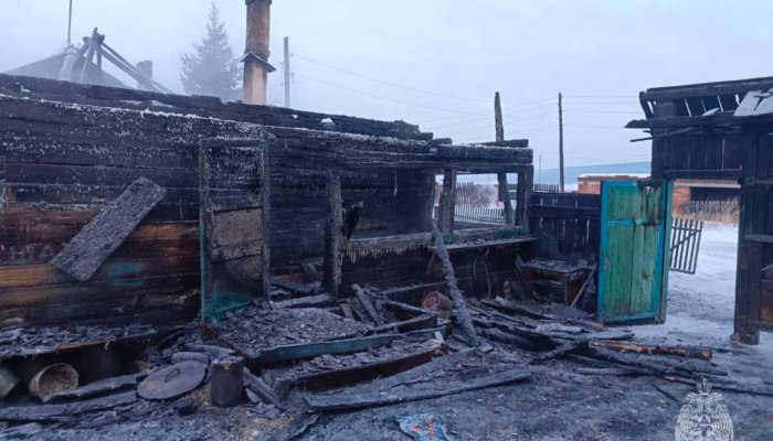 В Черемховском районе пенсионер погиб на пожаре, случившемся из-за непотушенной сигареты