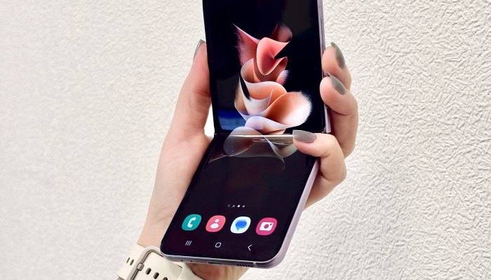 Складные смартфоны и модели с искусственным интеллектом стали популярнее у иркутян