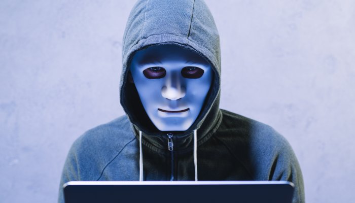 Мошенник с сайта для размещения объявлений вернет деньги пенсионеру из Ангарска