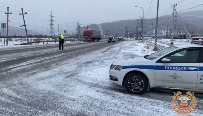 В Слюдянском и Шелеховском районах Приангарья ограничили движение автобусов и большегрузов