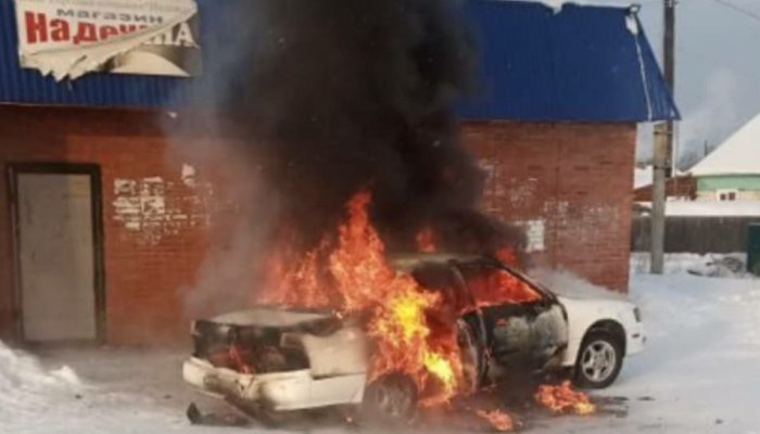 Четыре автомобиля сгорели за сутки в Приангарье
