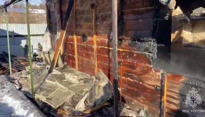 Мужчина погиб на пожаре в Иркутском районе (Видео)