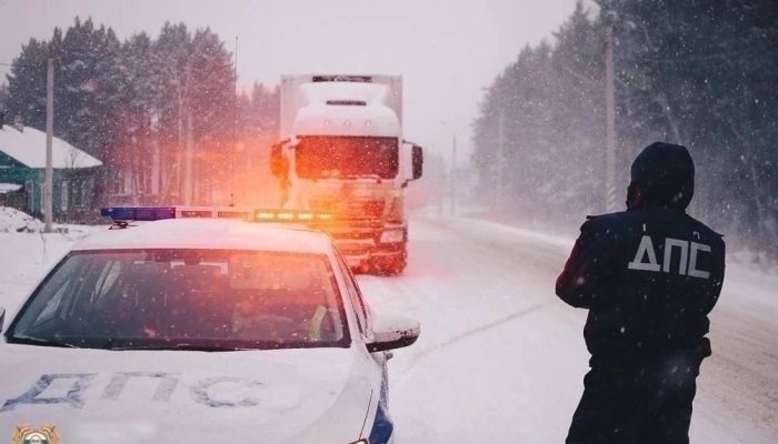 Автомобилистов попросили воздержаться от поездок из Иркутска в Слюдянку из-за непогоды