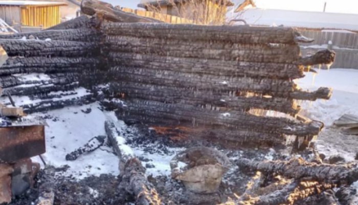 В Тайшетском районе раскаленная печная труба привела к пожару