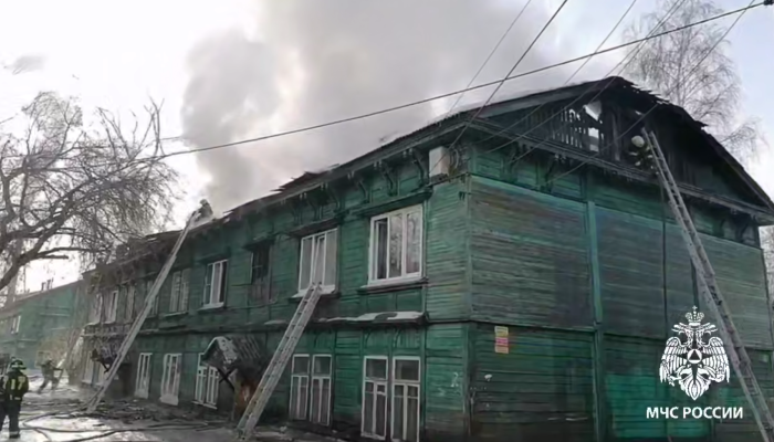 В Иркутске на улице Шпачека произошел пожар (Видео)