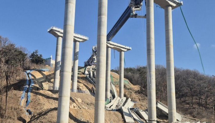 В южной Корее строящийся мост рухнул на рабочих