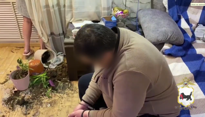 В Приангарье задержали семейную пару наркосбытчиков, выращивающих коноплю