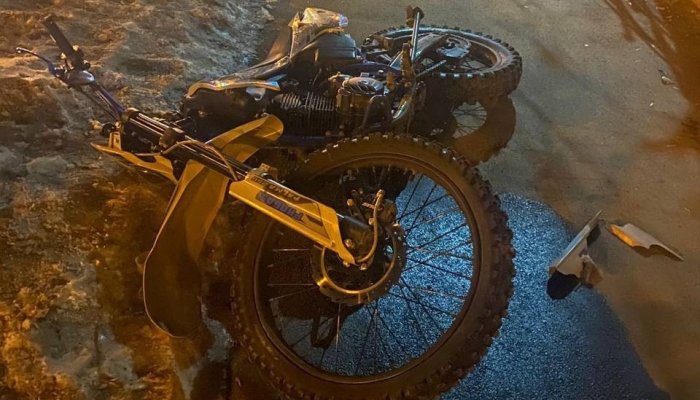 В Ленинском районе Иркутска подросток на мотоцикле врезался в иномарку