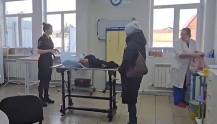 В Тулуне полицейские спасли собаку на ж/д путях