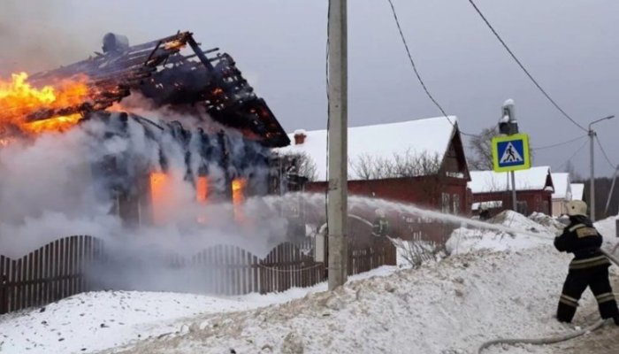 В Усольском районе произошел пожар в вахтовом поселке