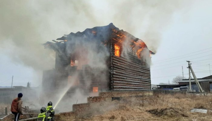 В Заларях дети спалили дом, поджаривая хлеб