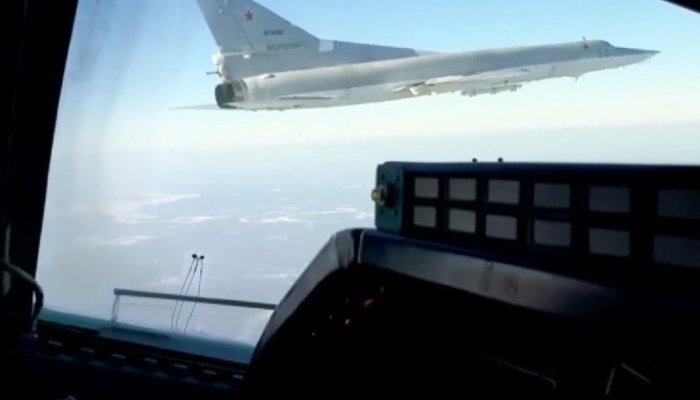 Семье пилота, погибшего во время крушения самолета в Усольском районе, окажут помощь