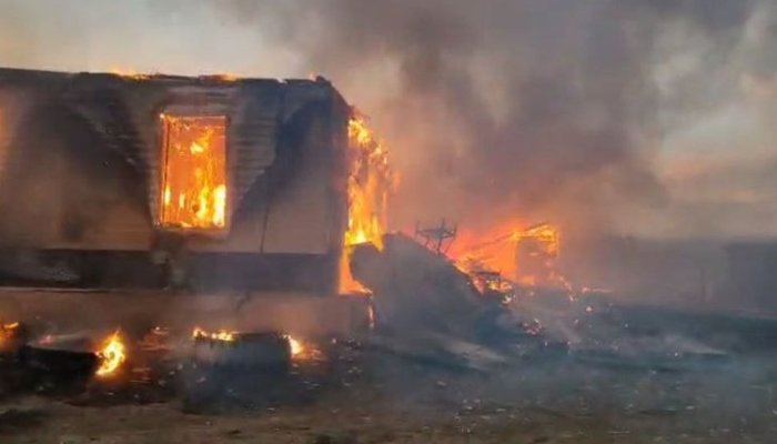 В Иркутской области из-за сильного ветра сгорели 17 жилых домов