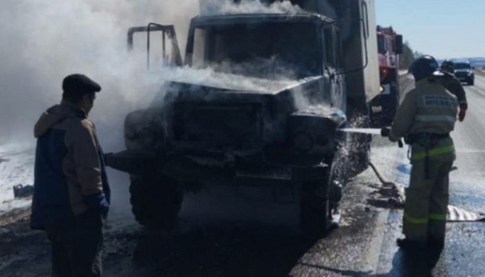 Грузовой автомобиль  сгорел на федеральной трассе Р-255 «Сибирь»